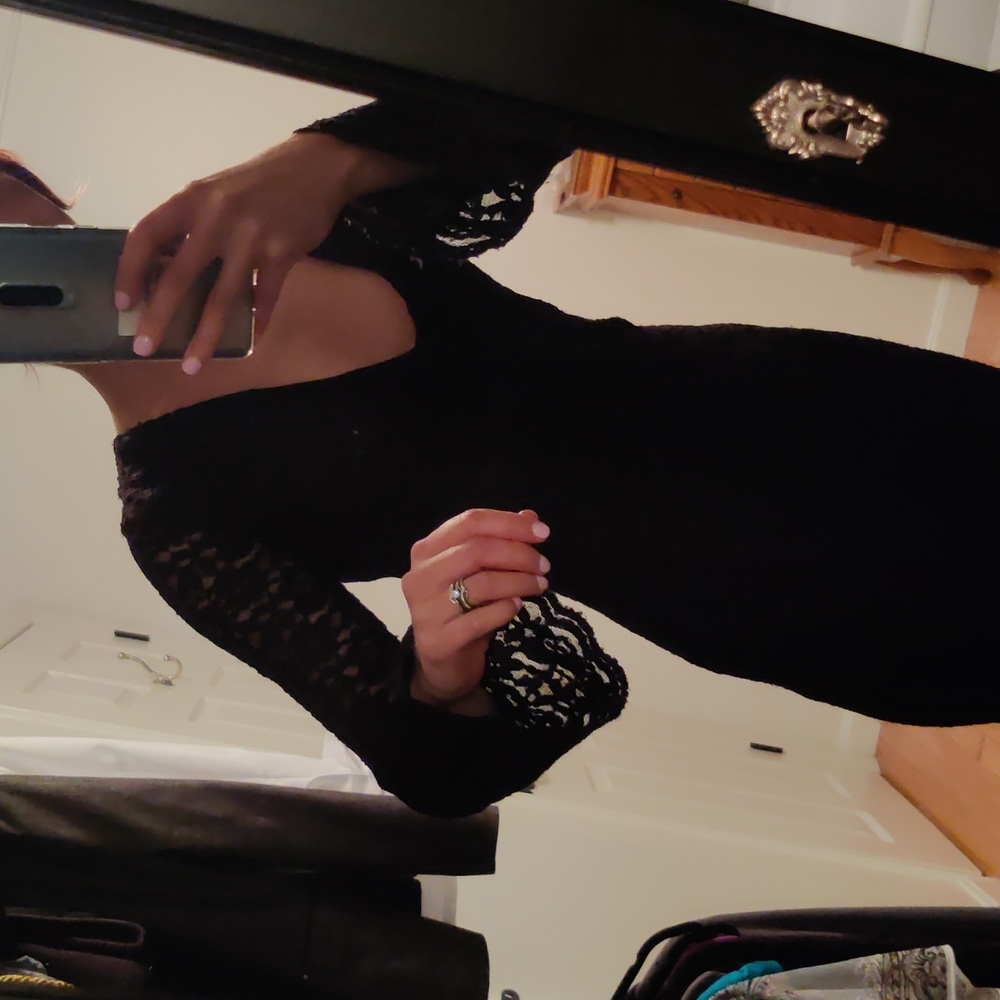 Lace | V-neck | Midi Dress | Black